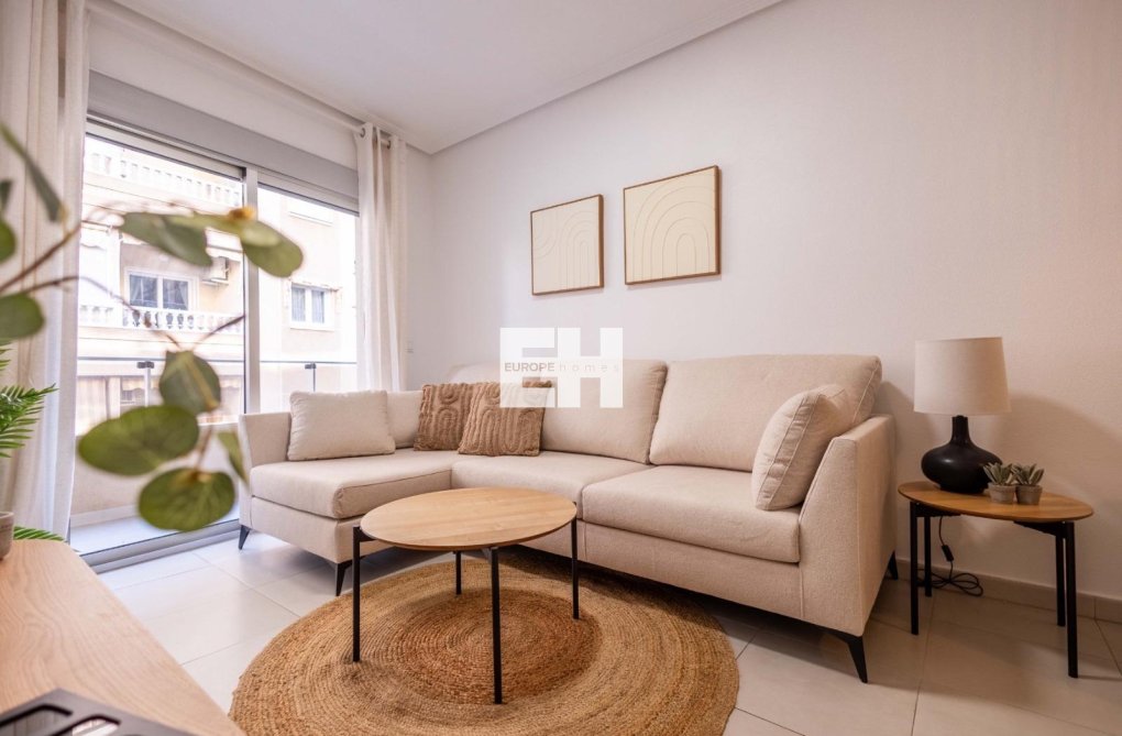 Resale - Apartment - Torrevieja - Las Calas