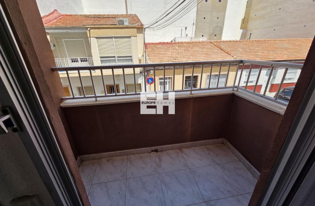 Resale - Apartment - Torrevieja - Las Piscinas Naturales
