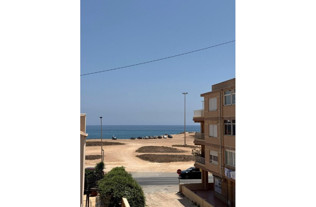 Resale - Apartment - Torrevieja - Miramar - Torre Del Moro