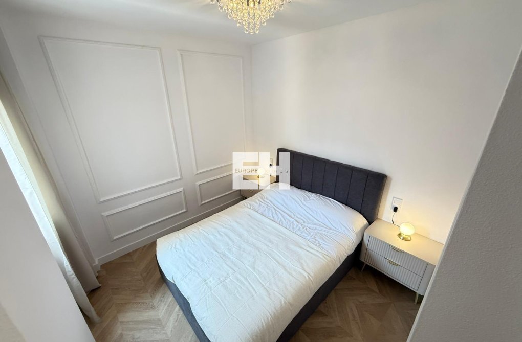 Resale - Apartment - Torrevieja - Parque De Las Naciones