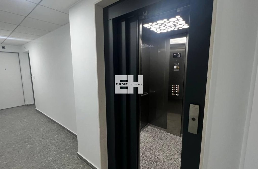 Resale - Apartment - Torrevieja - Parque De Las Naciones