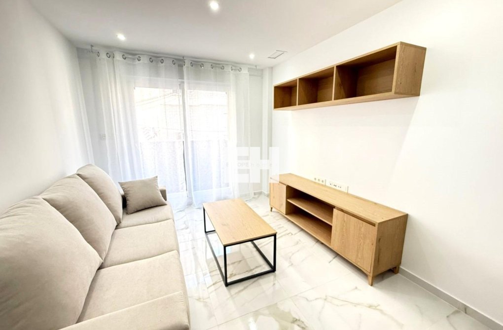 Resale - Apartment - Torrevieja - Parque De Las Naciones
