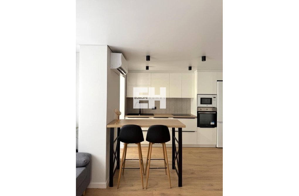 Resale - Apartment - Torrevieja - Paseo Maritimo