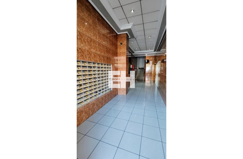 Resale - Apartment - Torrevieja - Playa de los Locos