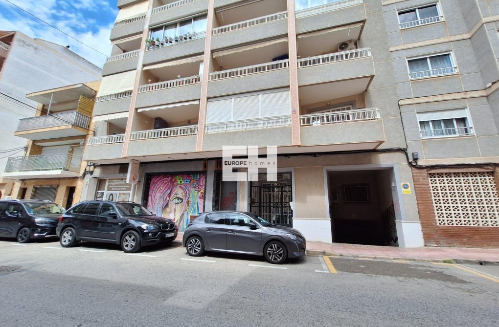 Resale - Apartment - Torrevieja - Playa de los Locos