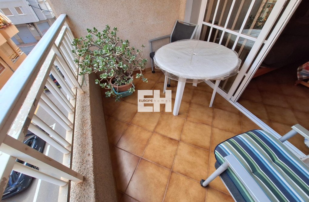 Resale - Apartment - Torrevieja - Playa de los Locos
