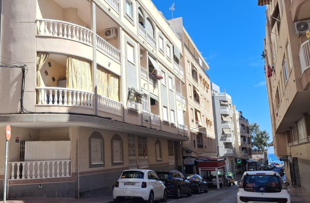 Resale - Apartment - Torrevieja - Playa de los Locos
