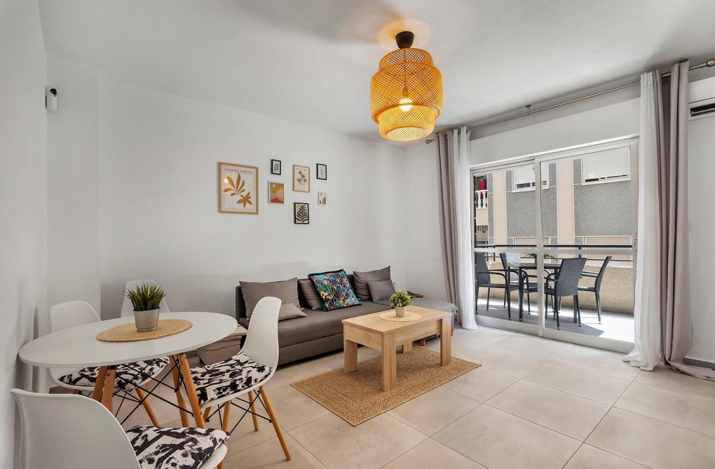 Resale - Apartment - Torrevieja - Playa de los Locos