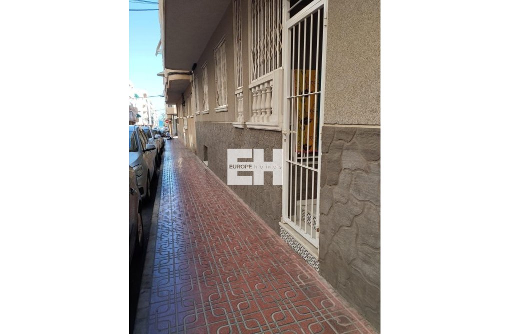 Resale - Apartment - Torrevieja - Playa del Cura