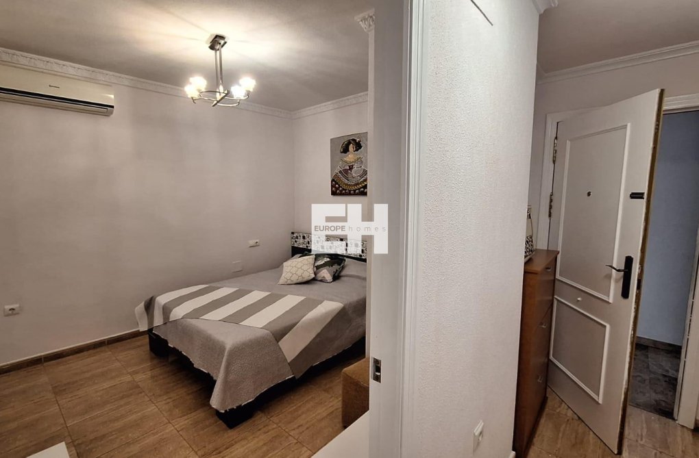 Resale - Apartment - Torrevieja - Playa del Cura