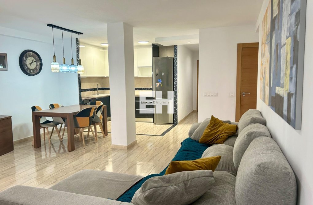 Resale - Apartment - Torrevieja - Playa del Cura