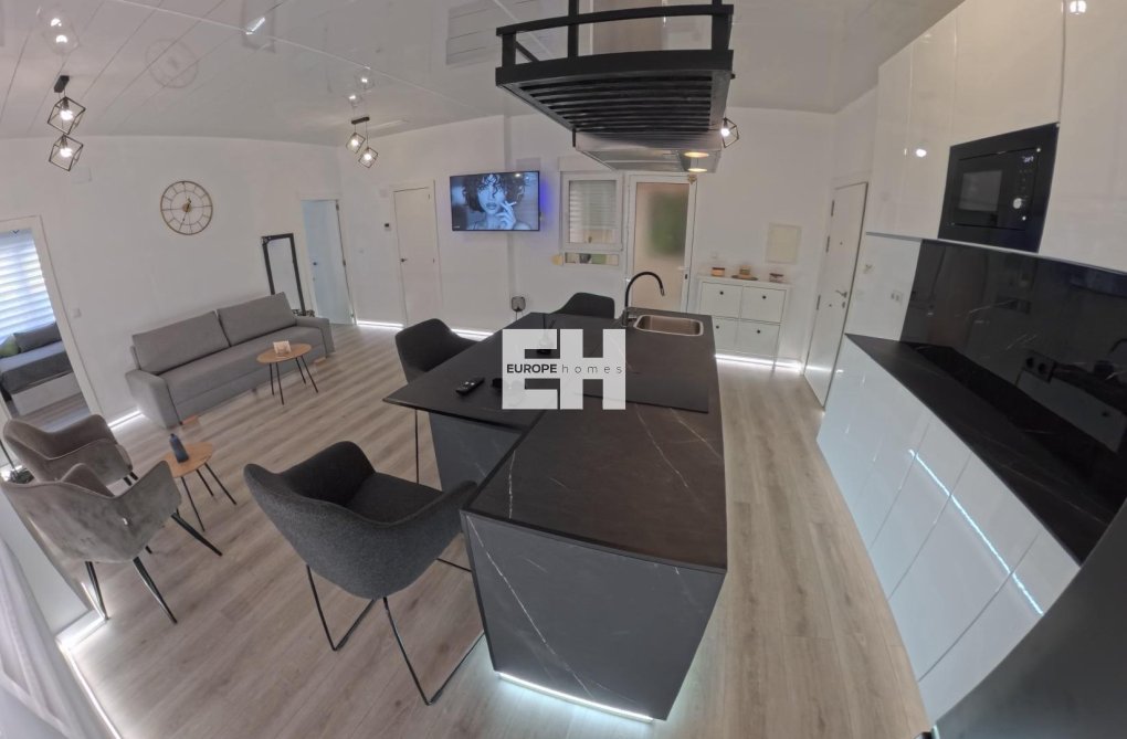 Resale - Apartment - Torrevieja - Playa del Cura