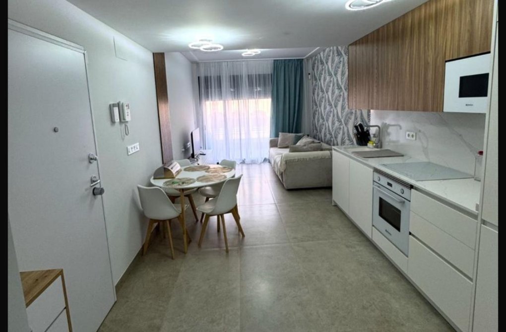 Resale - Apartment - Torrevieja - Playa del Cura