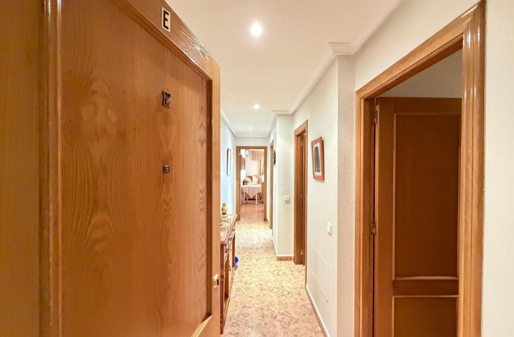 Resale - Apartment - Torrevieja - Playa del Cura
