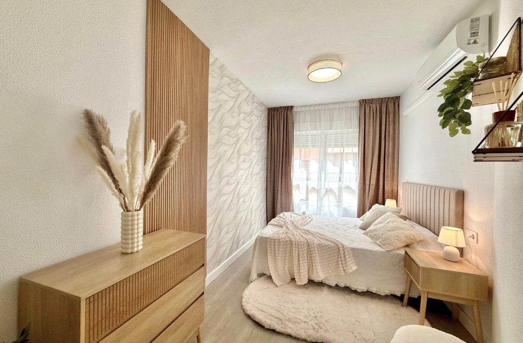 Resale - Apartment - Torrevieja - Playa del Cura