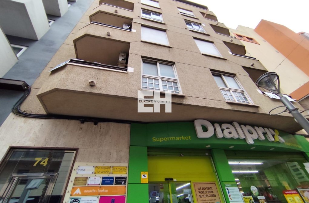 Resale - Apartment - Torrevieja - Puerto