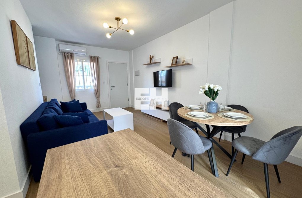 Resale - Apartment - Villamartin - Costa Blanca