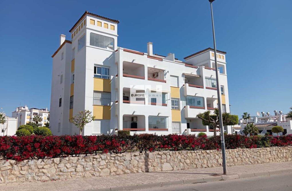 Resale - Apartment - Villamartin - Costa Blanca