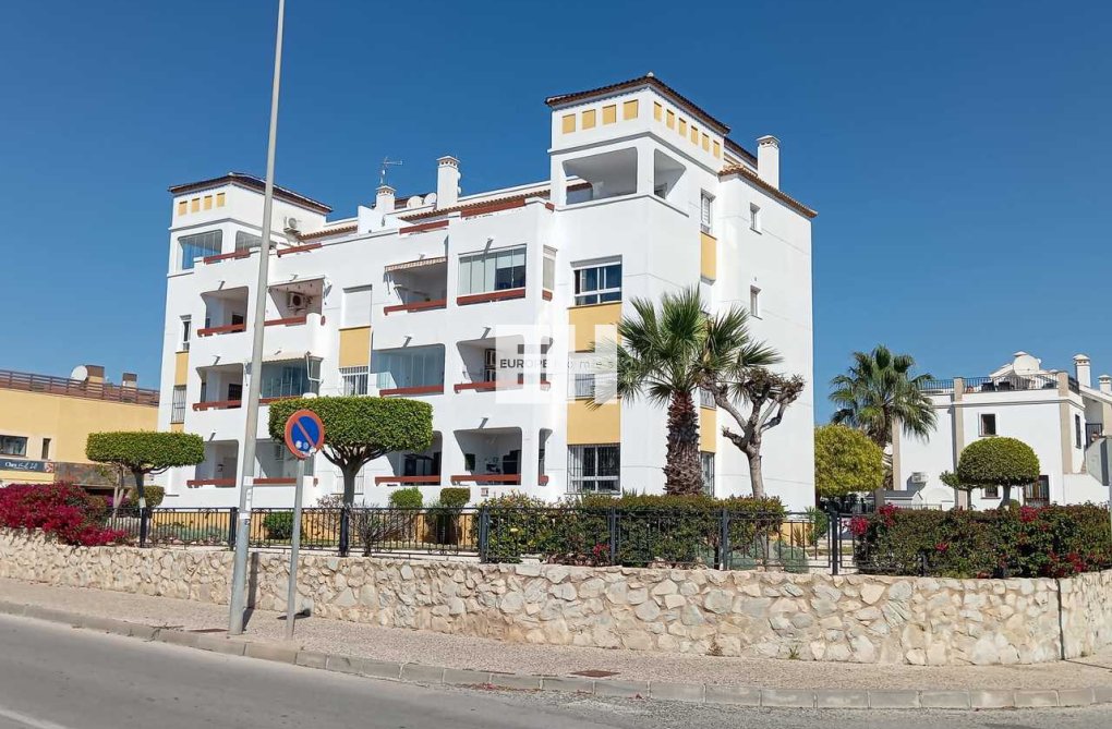 Resale - Apartment - Villamartin - Costa Blanca