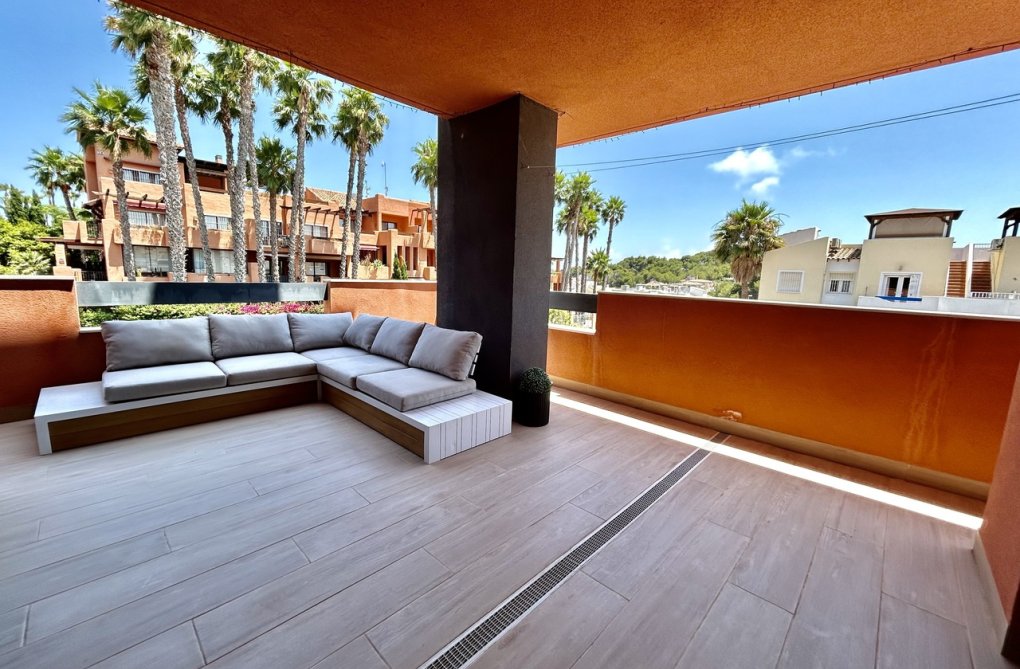 Resale - Apartment - Villamartin - Costa Blanca