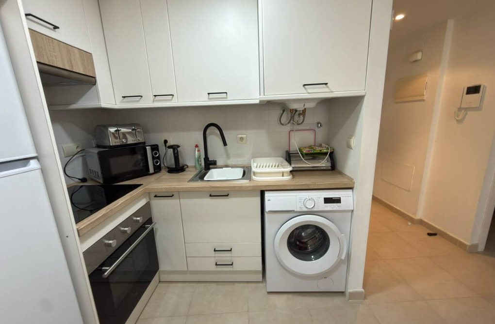 Resale - Apartment - Villamartin - Costa Blanca
