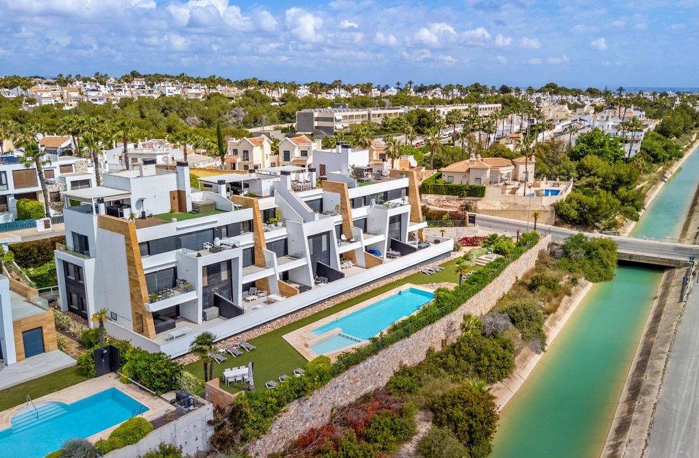 Resale - Apartment - Villamartin - Costa Blanca