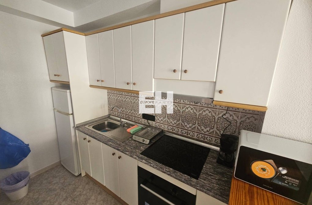 Resale - Bungalow - Orihuela Costa - La Zenia