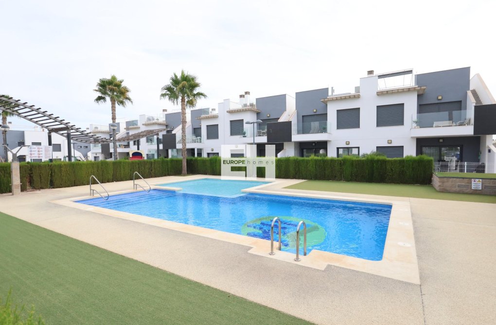 Resale - Bungalow - Pilar de la Horadada - Costa Blanca