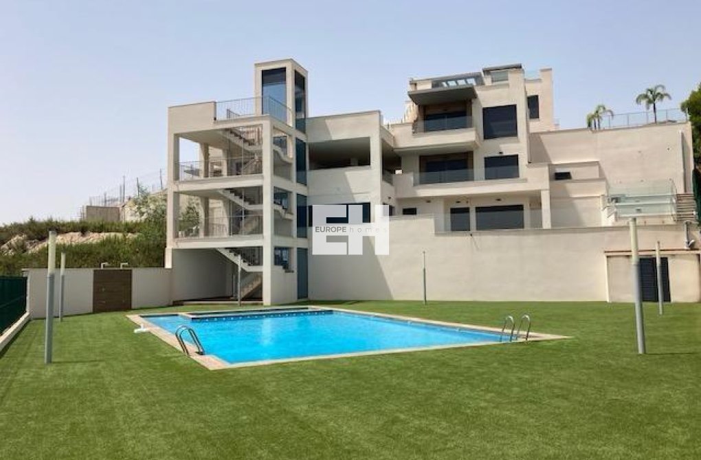 Resale - Bungalow - San Miguel de Salinas - Las Colinas