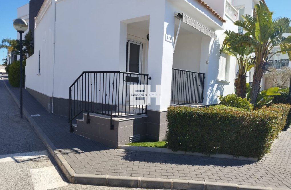 Resale - Bungalow - Torrevieja - Costa Blanca