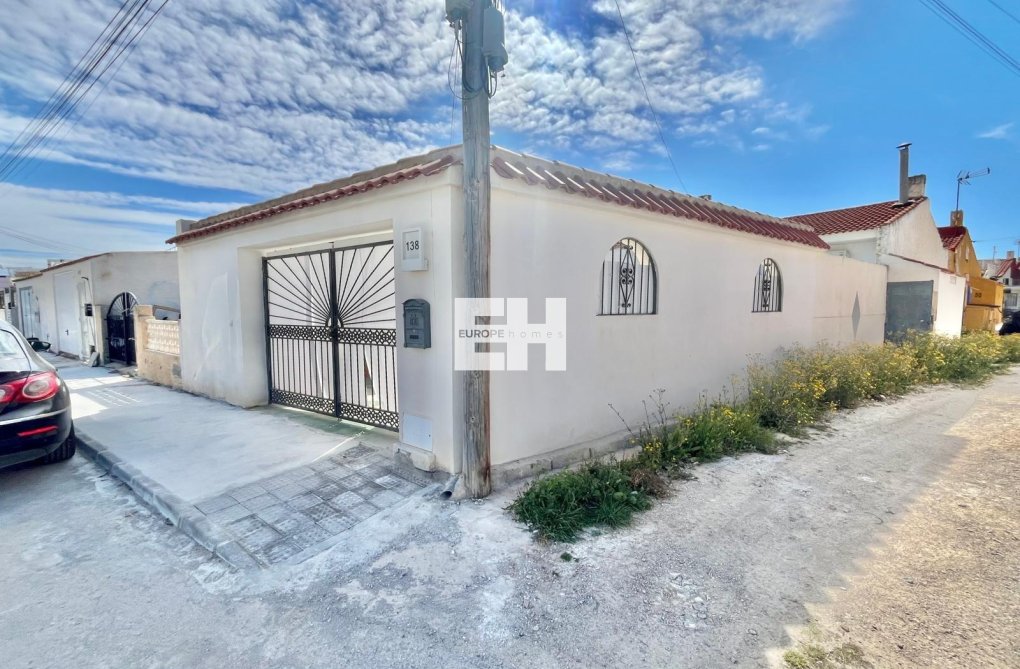 Resale - Bungalow - Torrevieja - La Siesta - El Salado - Torreta