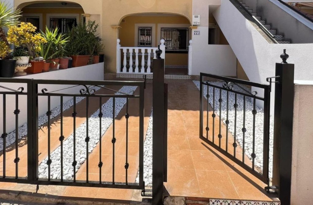 Resale - Bungalow - Torrevieja - Los Balcones - Los Altos Del Edén
