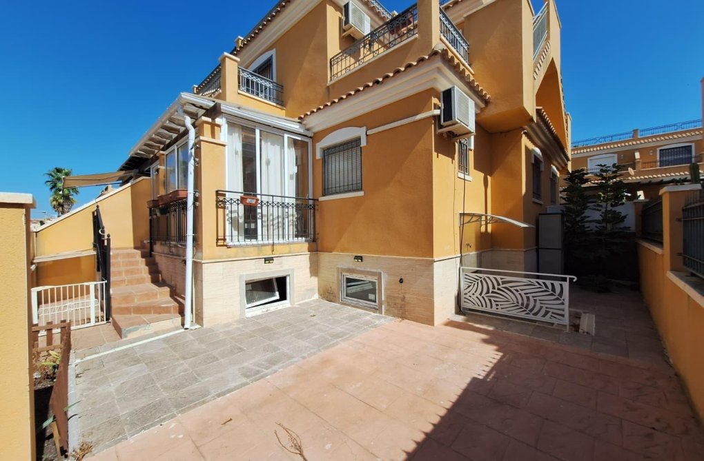 Resale - Duplex - Torrevieja - Aguas Nuevas