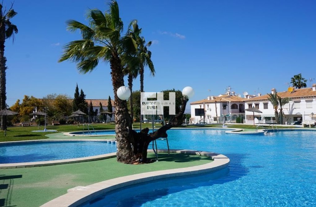 Resale - Ground floor Bungalow - Torrevieja - Los Balcones - Lago Jardin