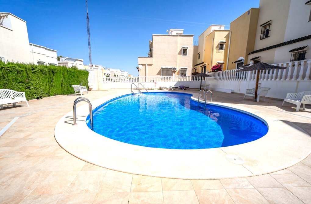 Resale - Semi Detached - Los Altos - Res Valle de los pinos