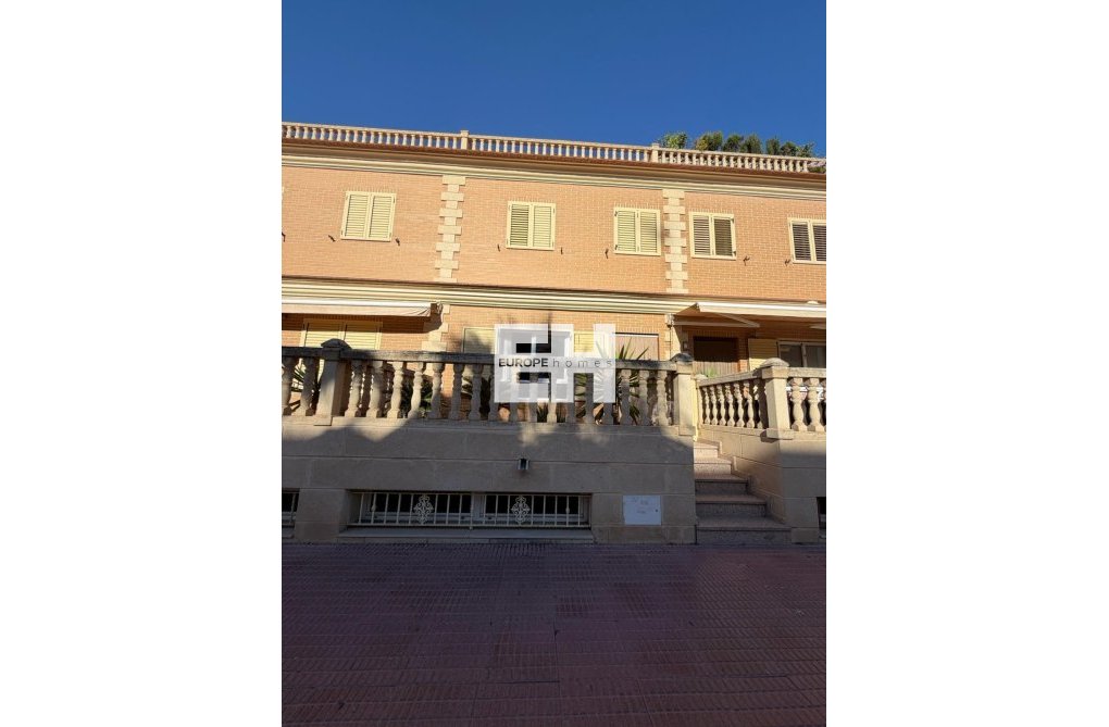 Resale - town house - Guardamar del Segura - Pueblo