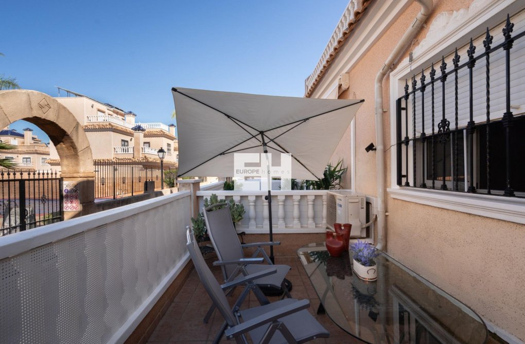 Resale - town house - Orihuela Costa - Los Dolses