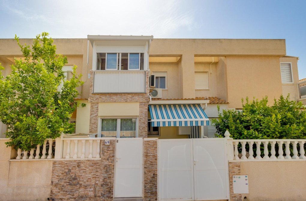 Resale - town house - Torrevieja - Aguas Nuevas