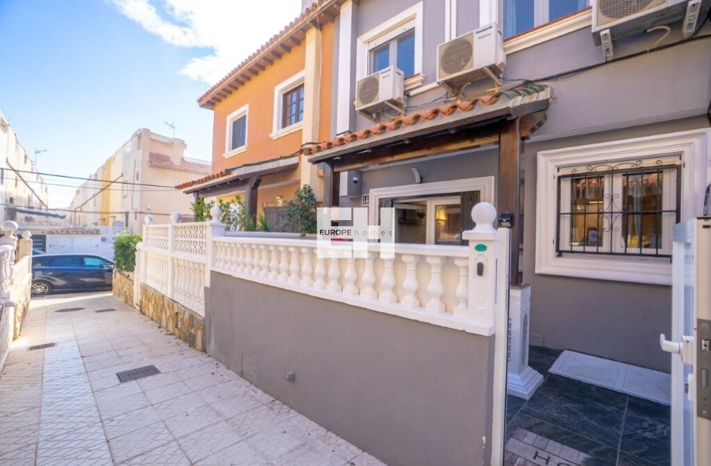 Resale - town house - Torrevieja - Cabo Cervera