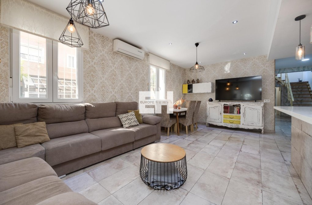 Resale - town house - Torrevieja - Centro