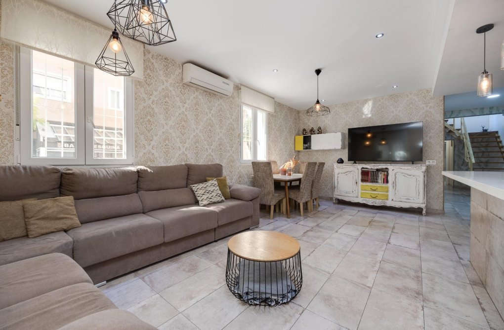 Resale - town house - Torrevieja - Centro