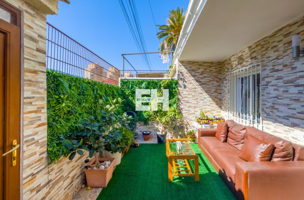Resale - town house - Torrevieja - Nueva Torrevieja