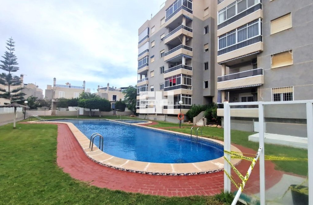 Resale - town house - Torrevieja - Torreblanca