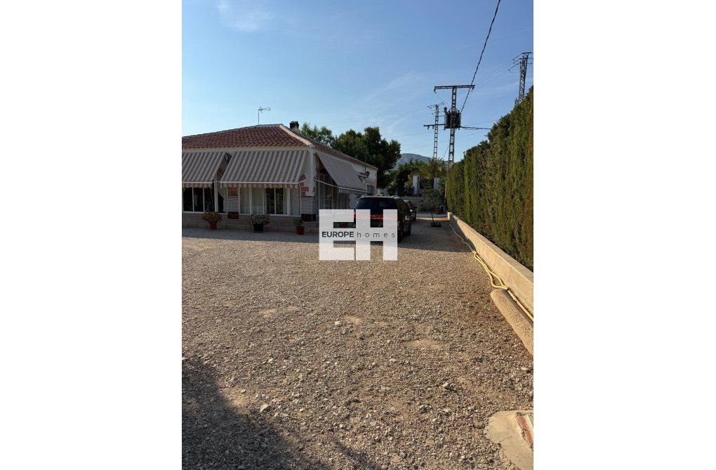 Resale - villa - Albatera - Partida Lomas