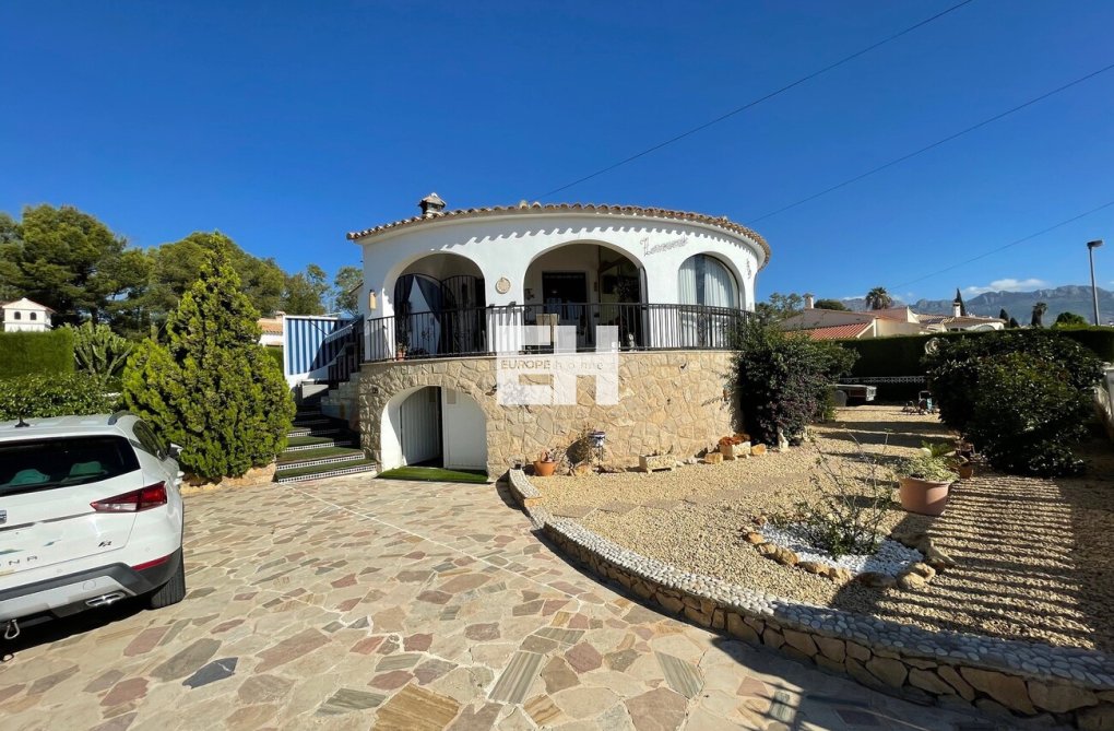 Resale - villa - Alfas del Pí - Costa Blanca