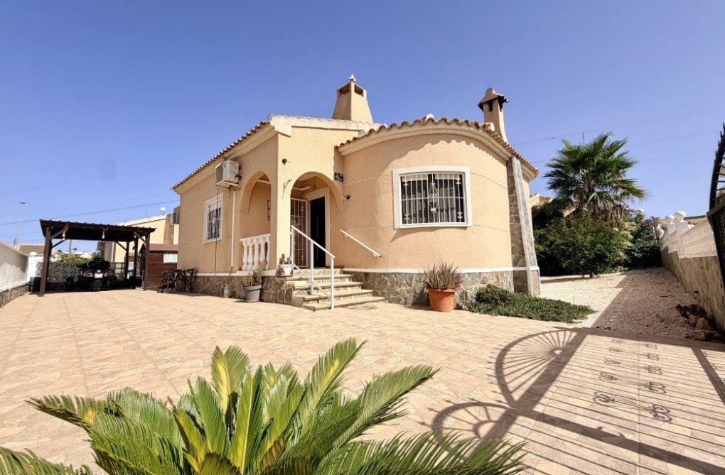 Resale - villa - Benijofar - Costa Blanca