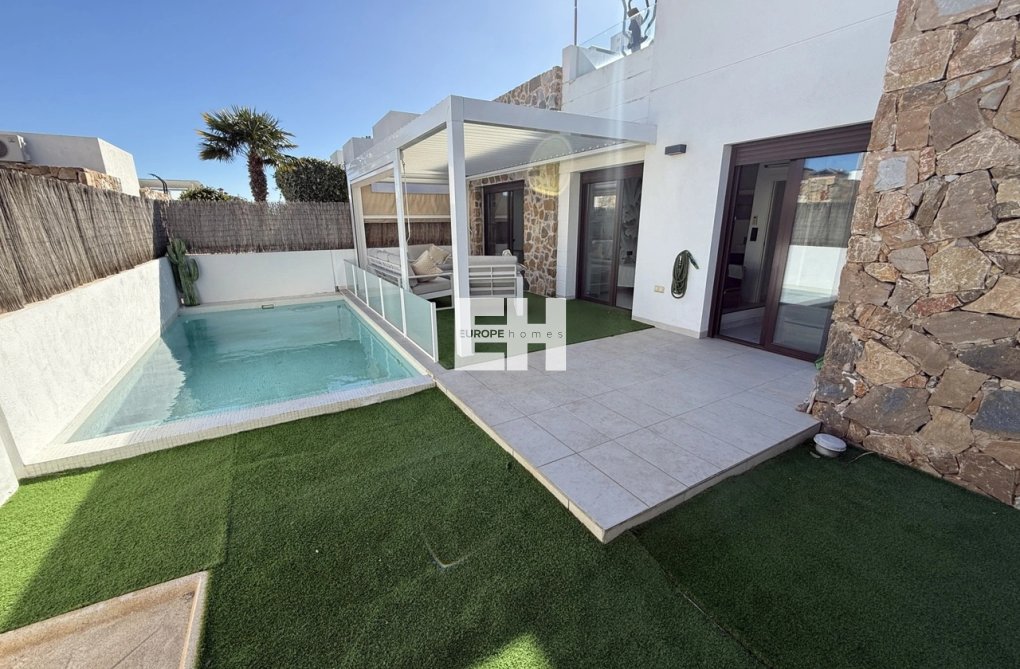 Resale - villa - Cabo Roig - Costa Blanca