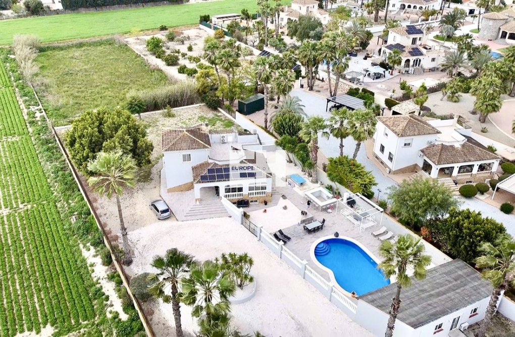 Resale - villa - Catral - Costa Blanca
