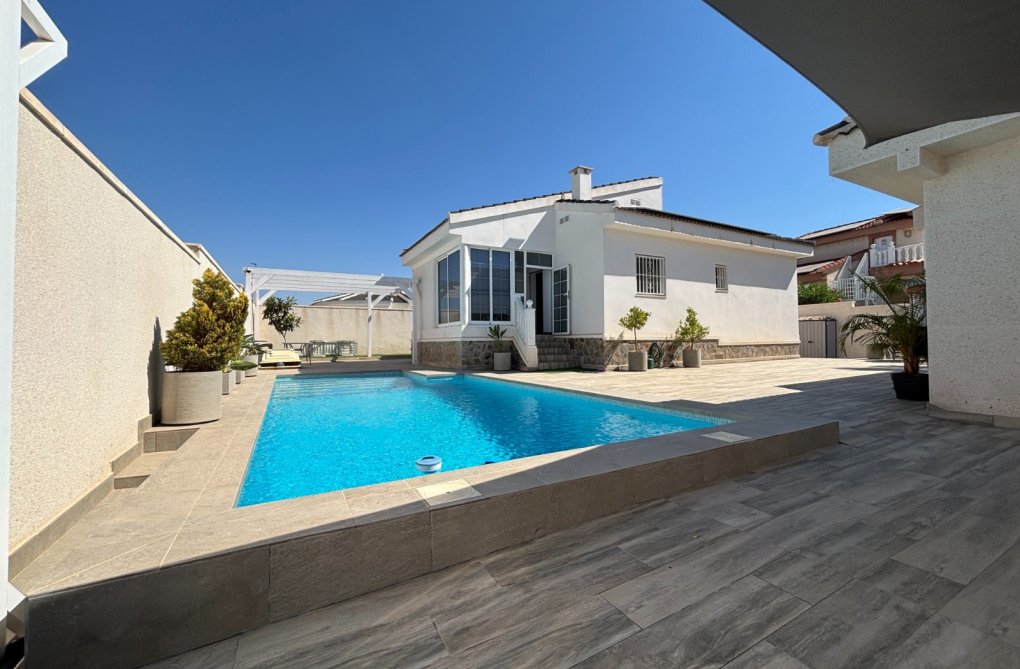 Resale - villa - Ciudad Quesada - Costa Blanca