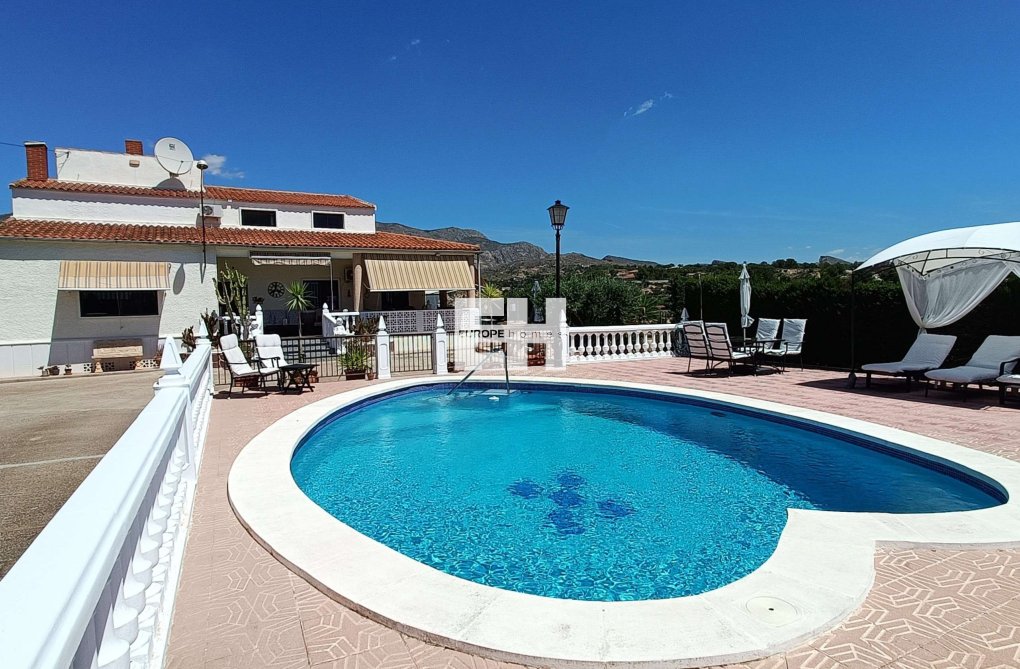 Resale - villa - Crevillent - Inland